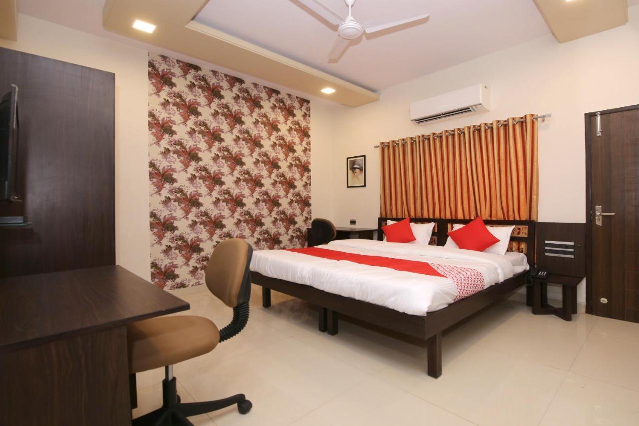 Capital O 36691 Hotel Aashirwad Inn Джабалпур Екстериор снимка