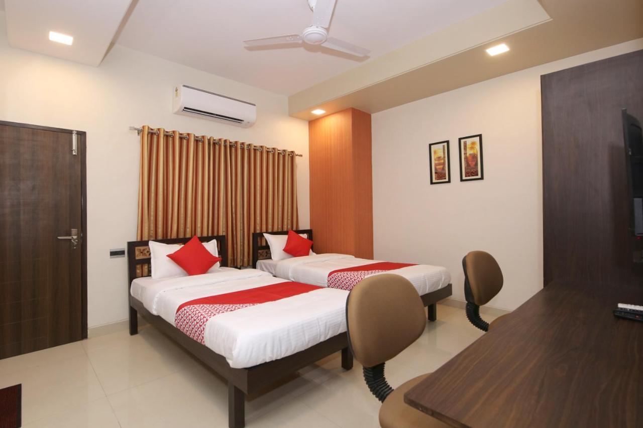 Capital O 36691 Hotel Aashirwad Inn Джабалпур Екстериор снимка